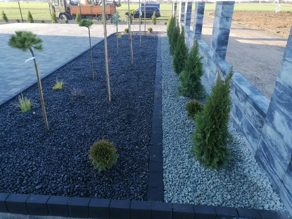 Realizacja GARDENBRUK: ogród i nawierzchnia z kostki
